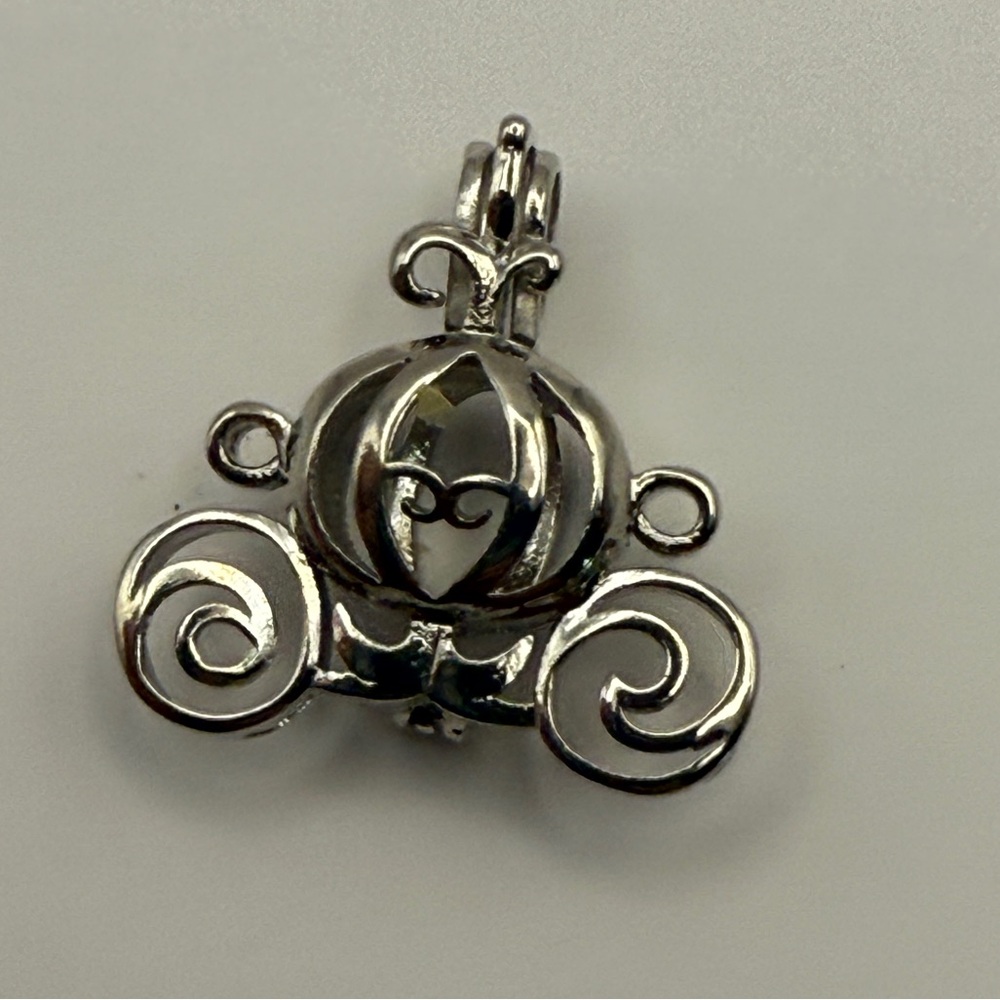Charming Silver plated Carriage Pendant Necklace
